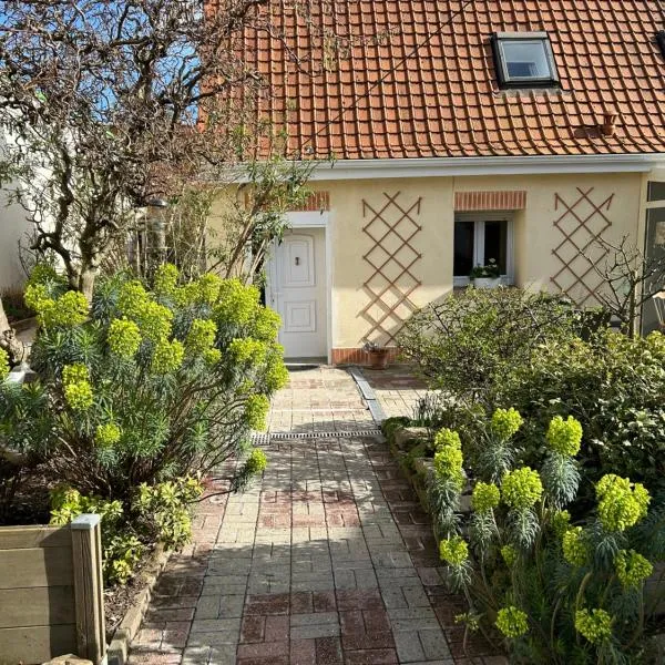 Appartement Avec Jardin 3 Couchages Proche Port des Fontinettes，位于阿尔奎斯的酒店