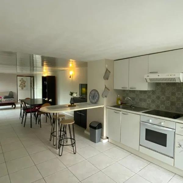 Les Landes avec Terrasse et Jardin，位于Heuringhem的酒店