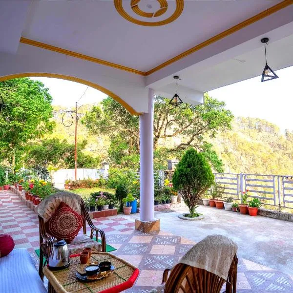 Nature's Vibe Homestay Nainital，位于Kota Bāgh的酒店