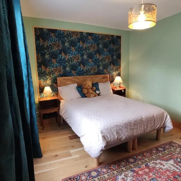 Right between two coast lines，位于Sainte-Suzanne-en-Bauptois的酒店