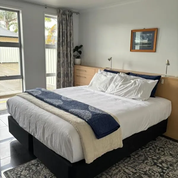 Village Apartments Gisborne，位于吉斯伯恩的酒店