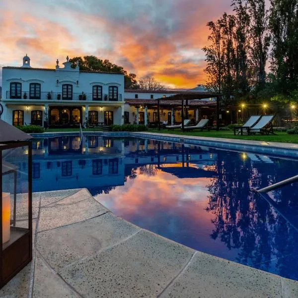 Patios de Cafayate - Wine Hotel & Restaurant，位于卡法亚特的酒店