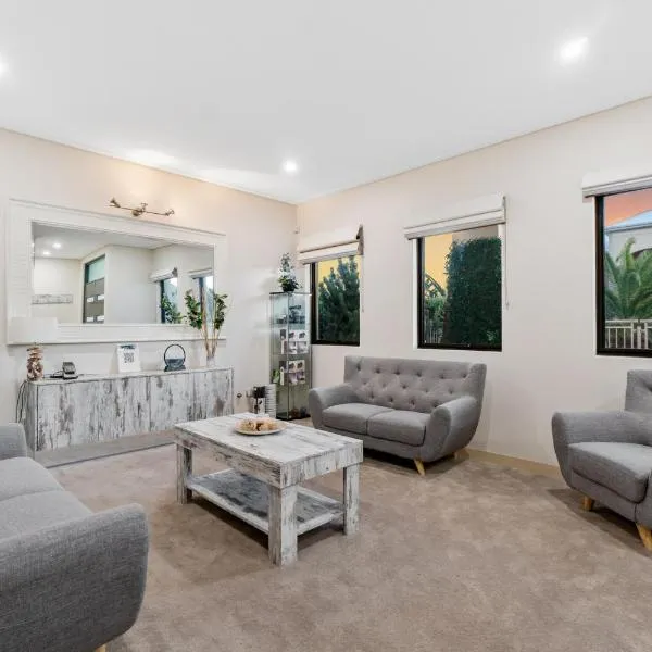 Beachside Bliss 1BR Mindarie，位于Connolly的酒店