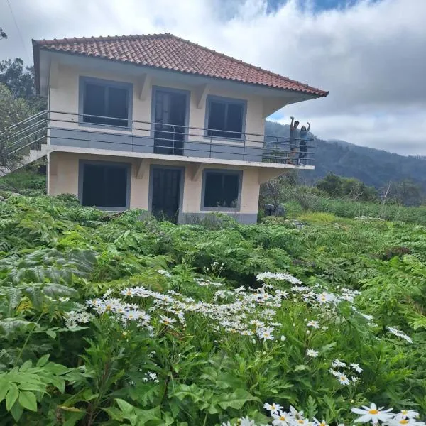 Villa Correia - Ribeiro Frio，位于São Roque do Faial的酒店