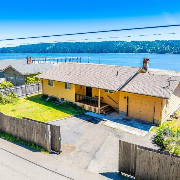 Waterfront Retreat, Relaxation, Fun in Hood Canal,位于Hoodsport的酒店