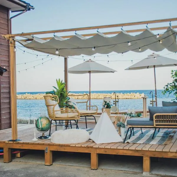 インフィニティ露天風呂 蔵サウナ オーシャンビュー 一棟貸切 Sea Side 椿，位于佐渡市的酒店