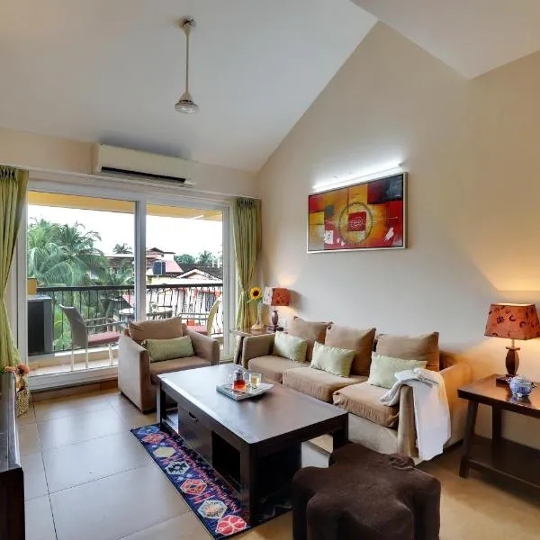 Tranquil 2BHK Apartment with Pool in Calangute, Goa，位于多纳保拉的酒店