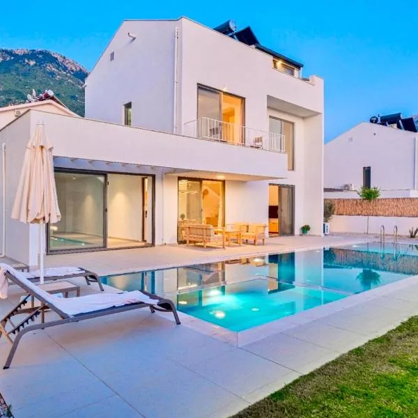 Villa İon İndoor heated pool, Sauna, Jacuzzi, Underfloor heating system，位于费特希耶的酒店