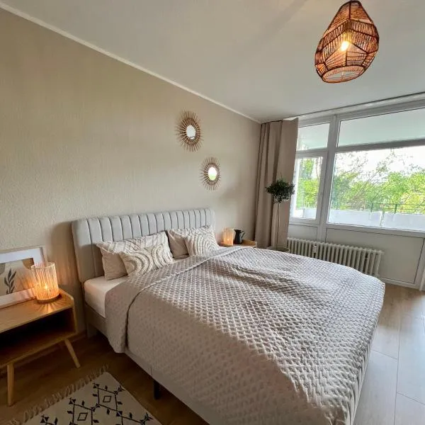 Up Wuljke19 neu renovierte Unterkunft inkl.PKW Stellplatz，位于埃姆登的酒店