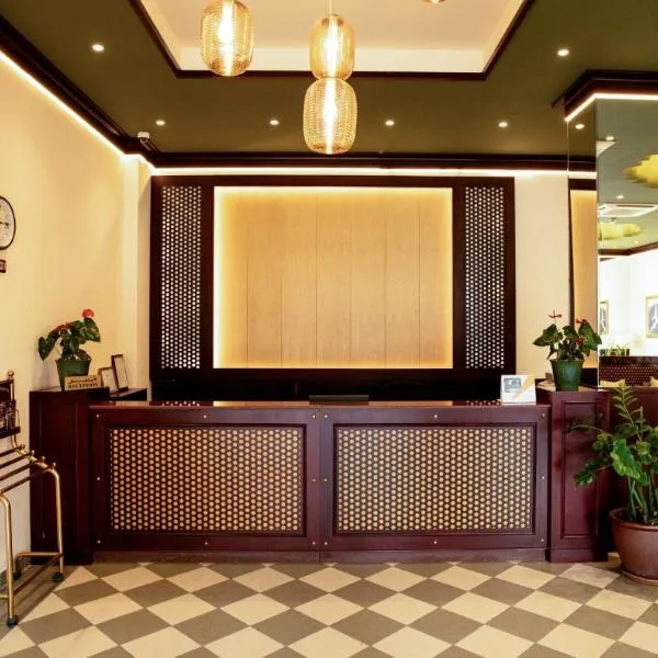 Al Shorouq Hotel Apartments，位于Al Bustān的酒店