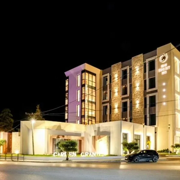 大白城酒店，位于Kuçovë的酒店
