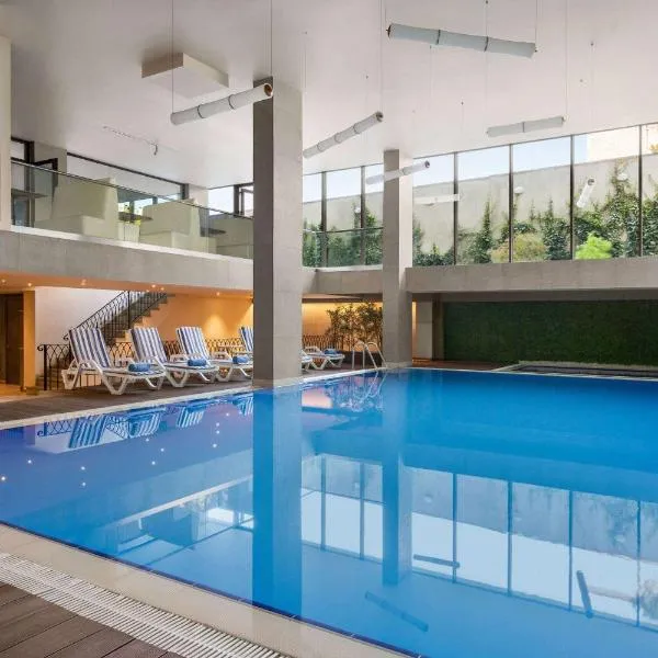 Ramada by Wyndham Tbilisi Old City，位于第比利斯的酒店