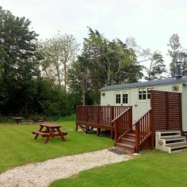 Woodpecker Shepherds Hut，位于Old Leake的酒店