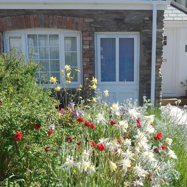 Rose's Cottage，位于Gorran Haven的酒店