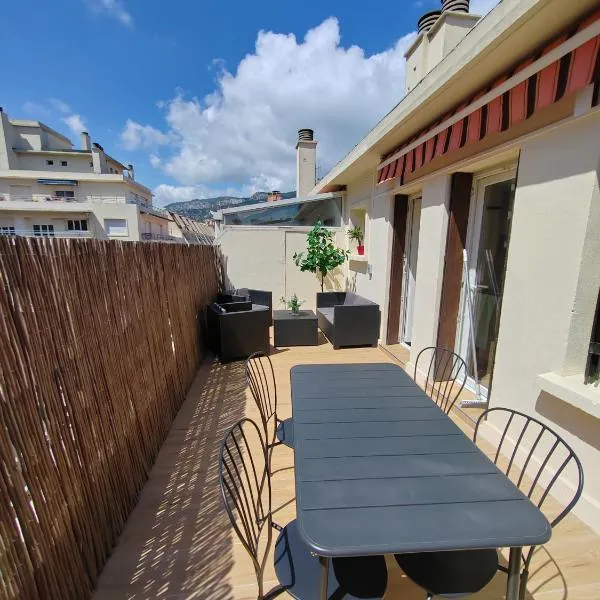T1 avec grande terrasse, hypercentre ,climatise，位于土伦的酒店