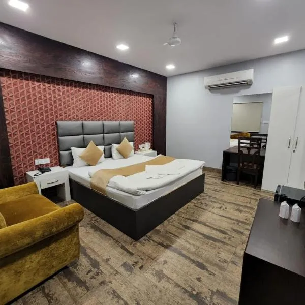 Hotel Mandakini Royale Near PVR Deep Cinema Hall Kanpur，位于Tilsahri的酒店