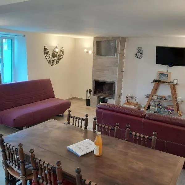 Gîte Les Petits Bonhommes，位于Gerde的酒店