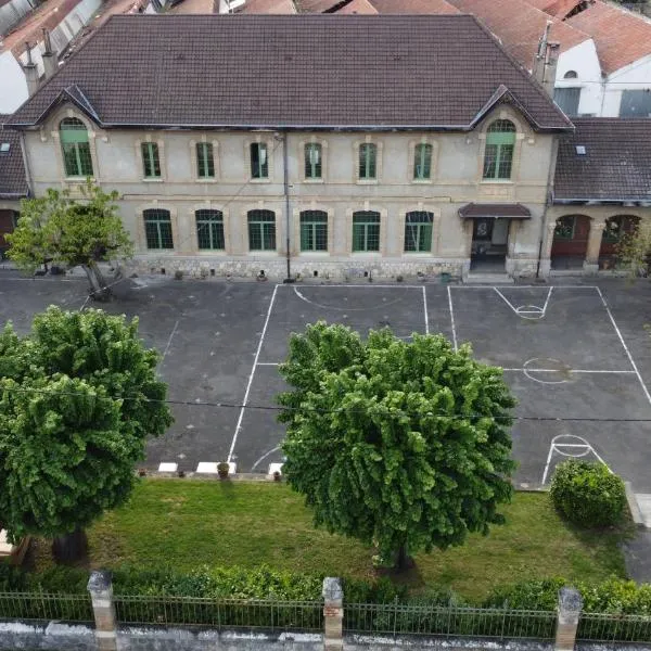 L'école buissonnière，位于La Bastide-sur-lʼHers的酒店