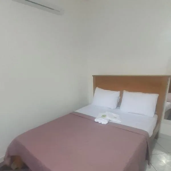 Suite 2, Casa Amarela, Segundo Andar，位于新伊瓜苏的酒店