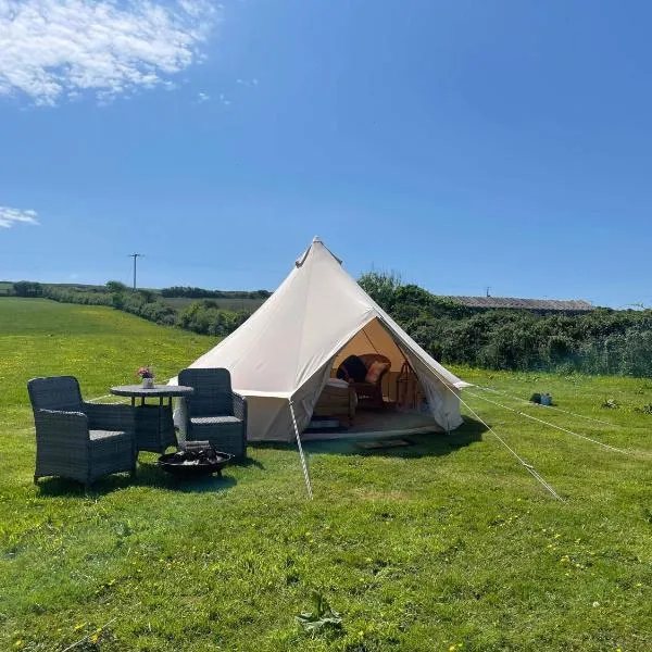 Ocean View Glamping，位于博斯卡斯尔的酒店