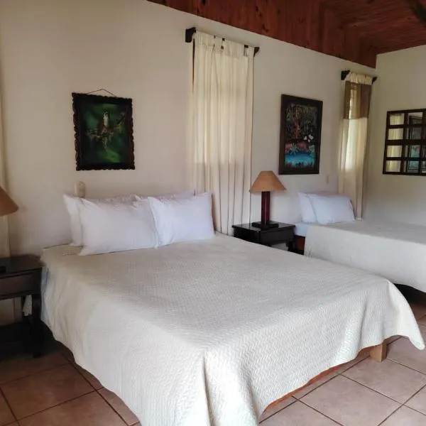 Hotel Cacao Río Celeste，位于比加瓜的酒店