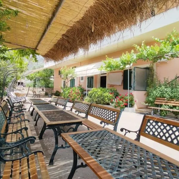 Oasis Hostel，位于希马拉的酒店