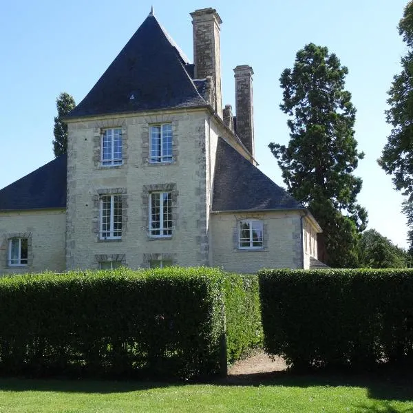 城堡乡间杜尔哥渡假屋，位于Le Bû-sur-Rouvres的酒店