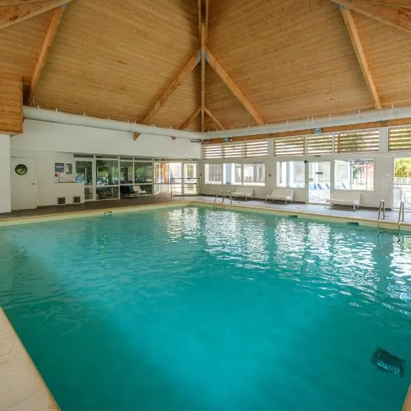 Terres de France - Le Domaine Du Golf，位于索米尔的酒店