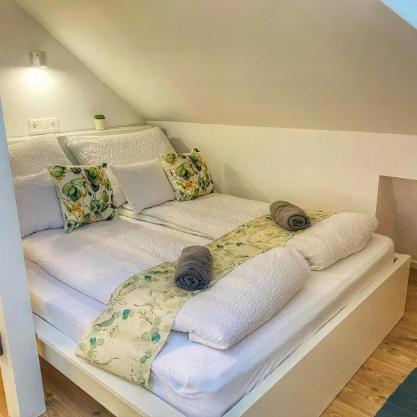 Magenta Apartman，位于莫劳豪洛姆的酒店