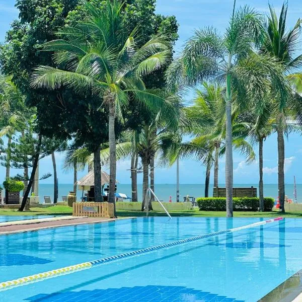 Dolphin Bay Beach Resort，位于三百岭的酒店