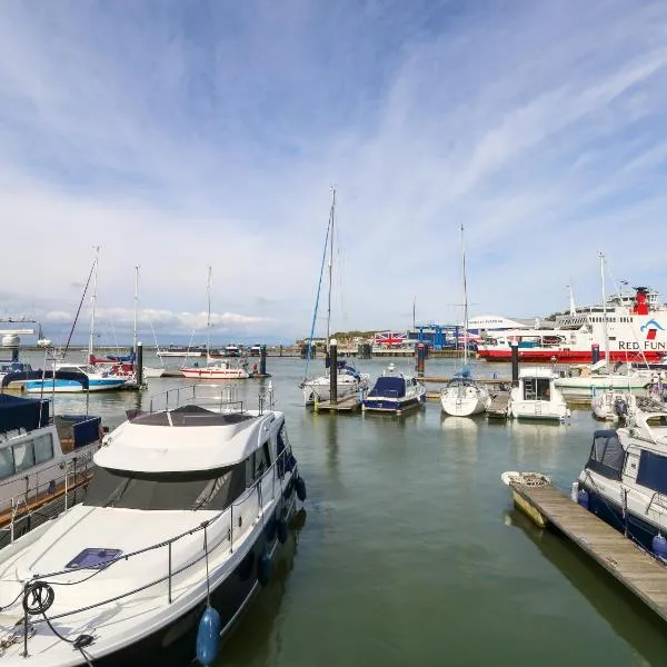 Marina View，位于考斯的酒店