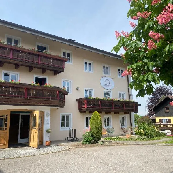 Beim Has’n，位于Söchtenau的酒店