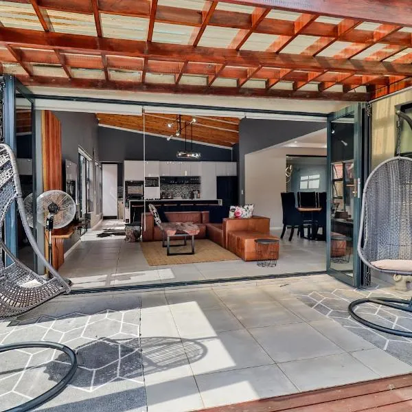 House of Bongekile 4 Bed Luxury Home in Malelane，位于马里兰的酒店