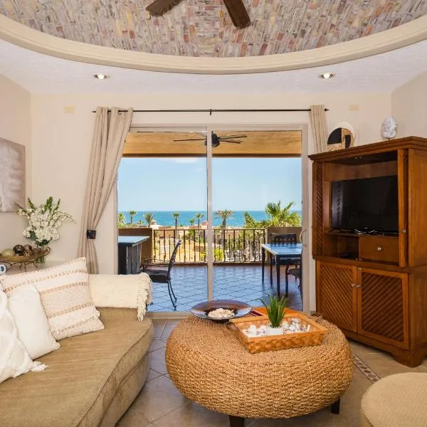 Bella Sirena Condo 201-E - Elegant Condo with Sunrise Sea Views，位于佩尼亚斯科港的酒店