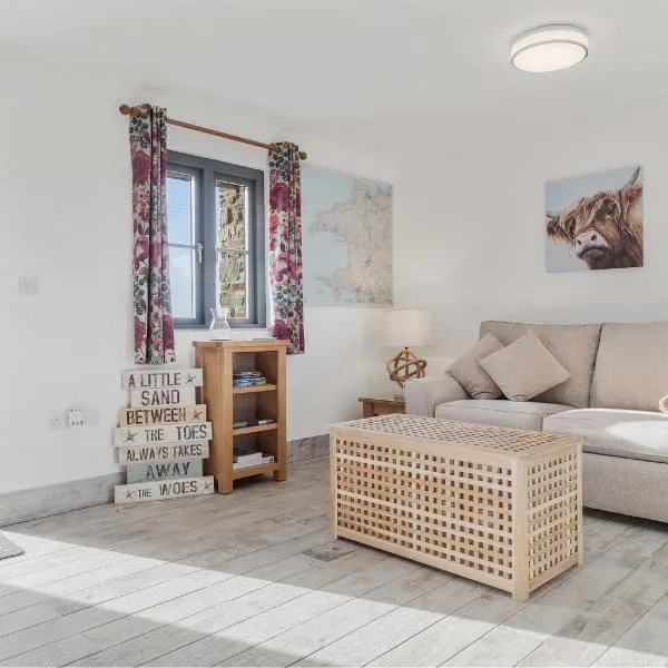 Grassholm Cottage with Hot Tub - Dog Friendly，位于哈佛威斯特的酒店