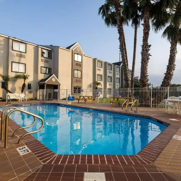 Motel 6-McAllen, TX - East，位于麦卡伦的酒店