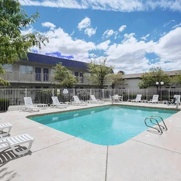 霍尔布鲁克6号汽车旅馆，位于胡尔伯克的酒店