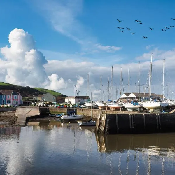 Harries Lodge 2 Aberaeron，位于阿博伦的酒店