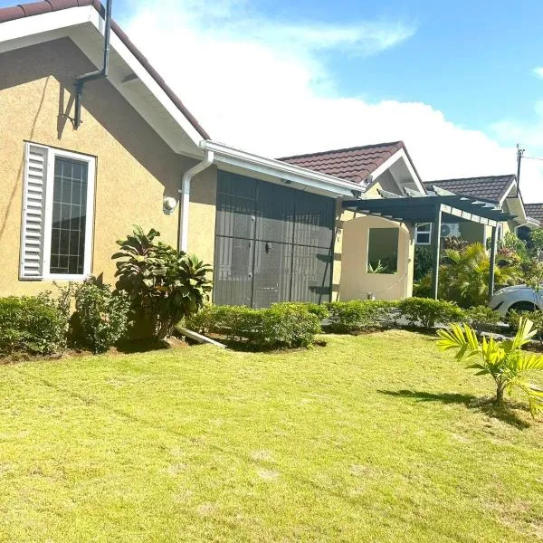 Seaview Villa at Stonebrook Manor，位于法尔茅斯的酒店