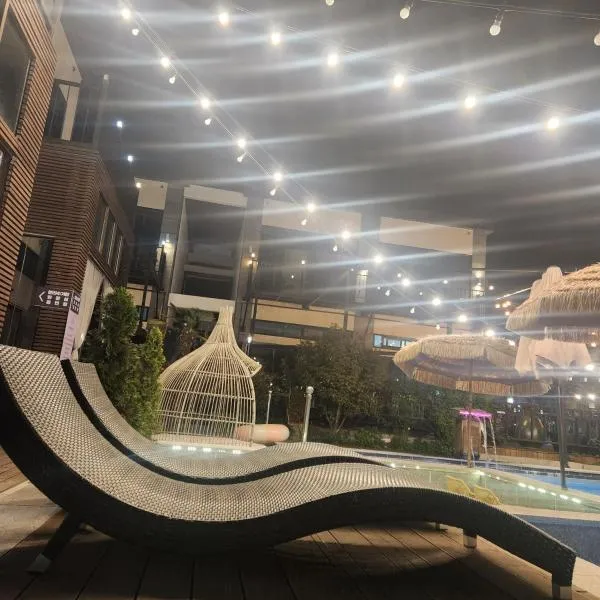 Patio Pool Villa，位于庆州的酒店