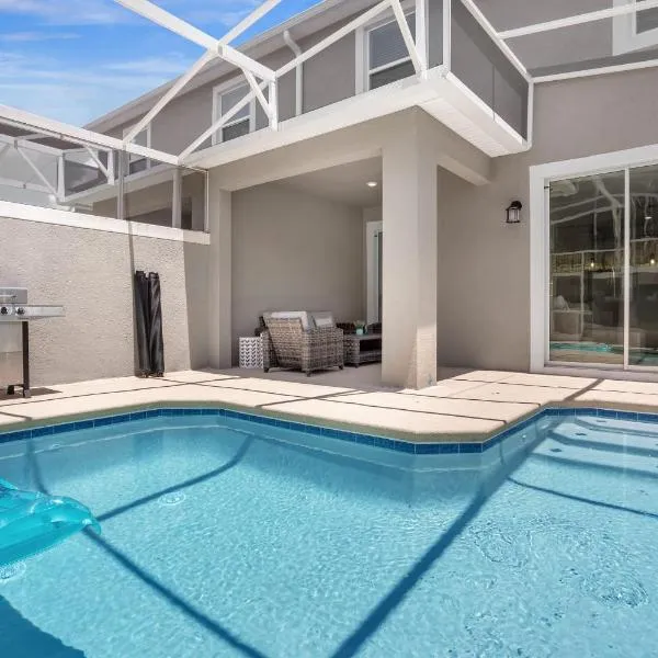 Upstay Luxury 4BR Family Home w Pool Near Disney，位于基西米的酒店