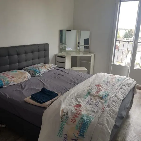 chambre confort dans un logement partagé à 10 minute du circuit 24h，位于Allonnes的酒店