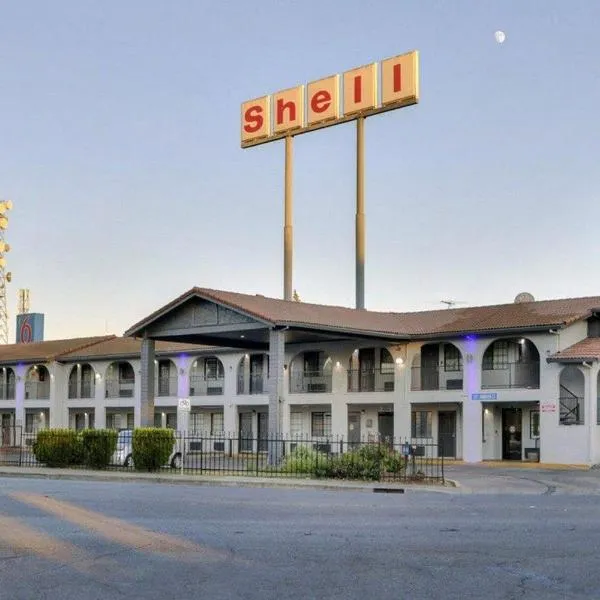 Crossroads Inn - Downtown Sacramento，位于萨克拉门托的酒店