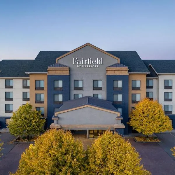 Fairfield Inn & Suites by Marriott Kelowna，位于East Kelowna的酒店