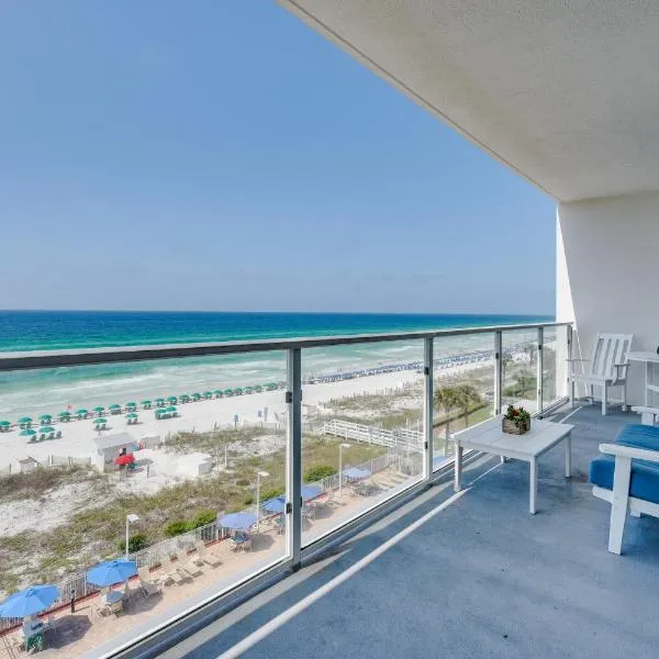 Oceanfront Destin Condo with Pool and Beach Access，位于德斯坦的酒店