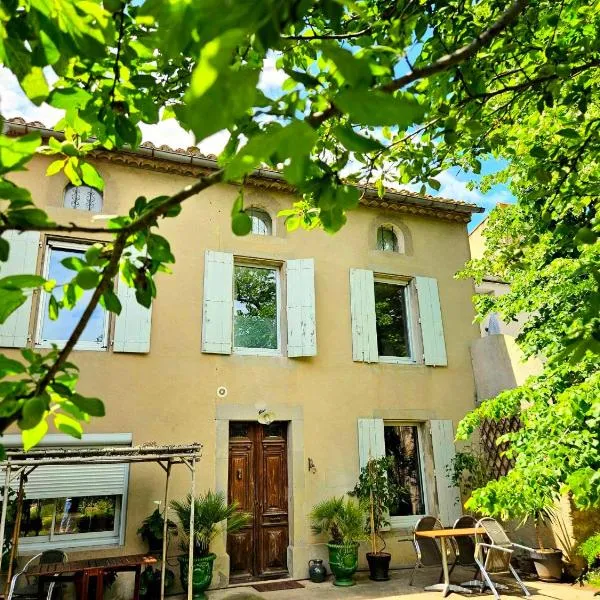 Chambre d'hôtes Les Berges de l'Aude - B&B - Proche Canal du midi & Carcassonne，位于Puicheric的酒店