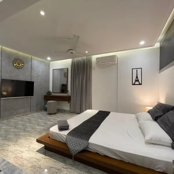 Luxury Living Penthouse Gulshan Iqbal Block#7，位于卡拉奇的酒店