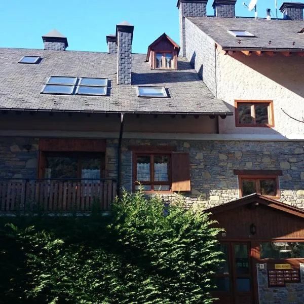 APARTAMENT ESTERRI D'ÀNEU - EDIFICI MONTARDO，位于埃斯特里-德阿内乌的酒店