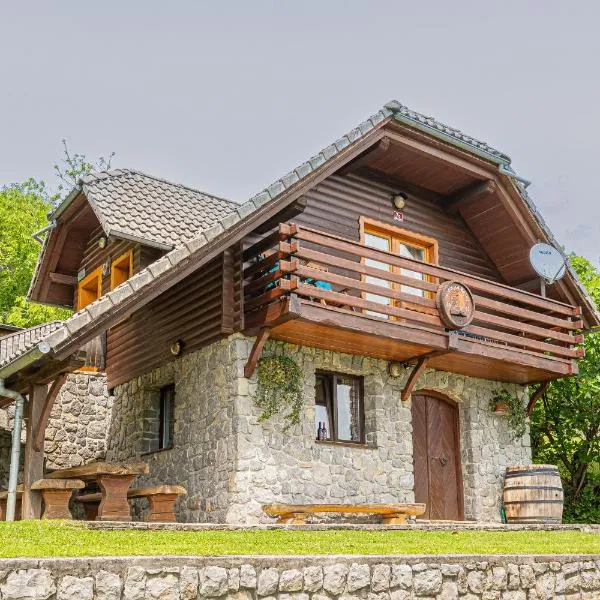 Vineyard Cottage Rataj 1，位于Dolenja Vas pri Mirni Peči的酒店