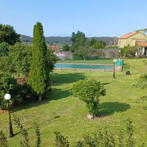 Casa O segredo, Costa da Morte con piscina,位于Coristanco的酒店
